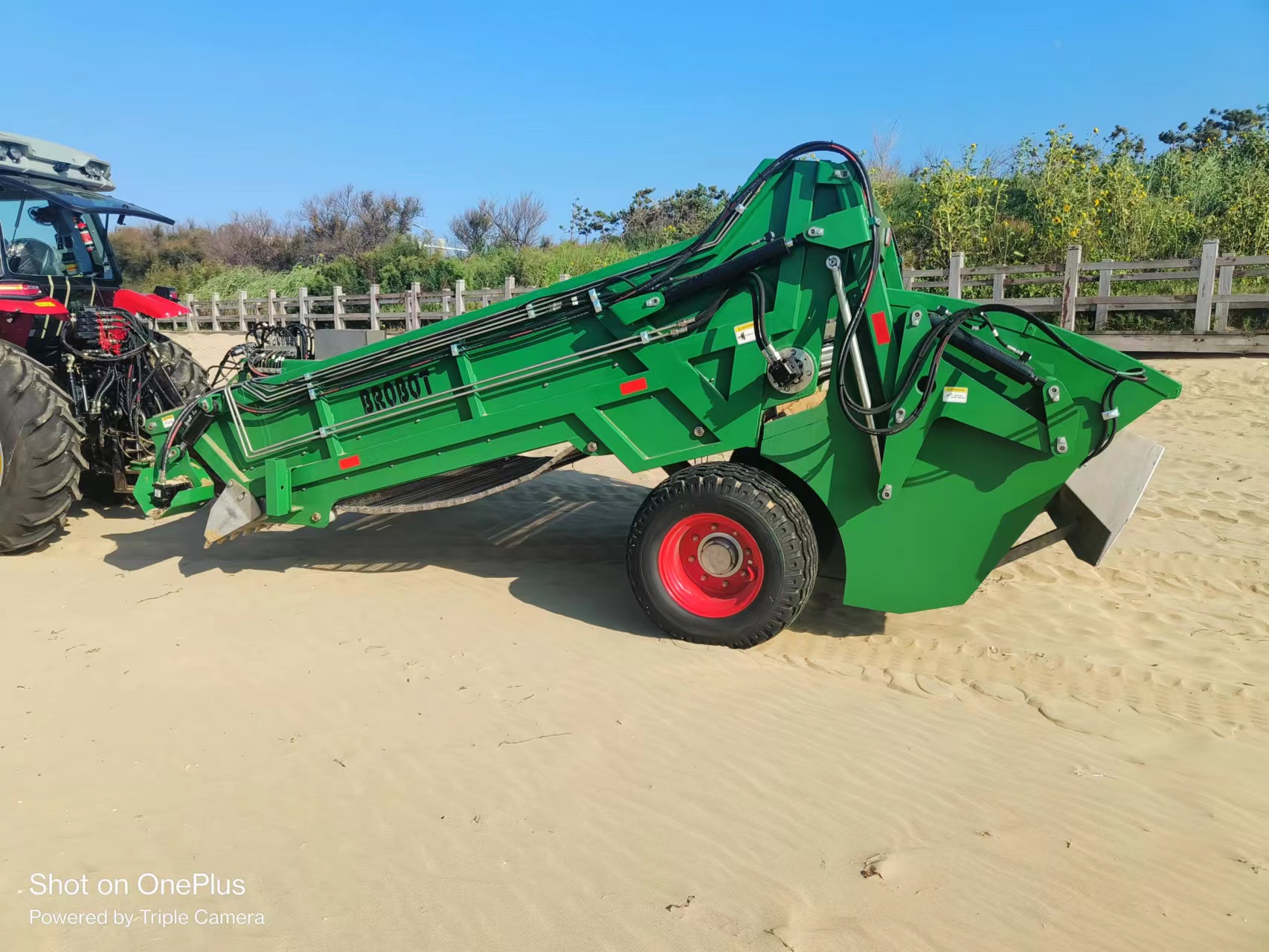 beach cleaning machine1